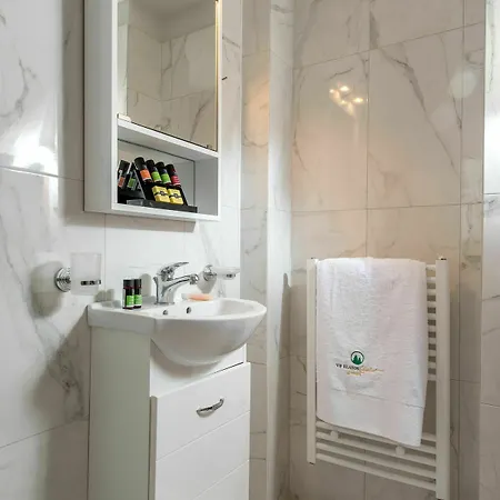 Vip 4 Seasons Hotel